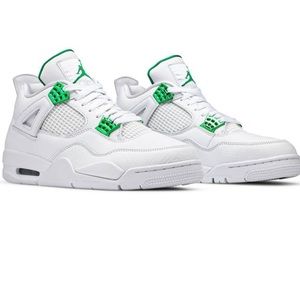 Brand new Jordan Retro 4’s Metallic Green accents